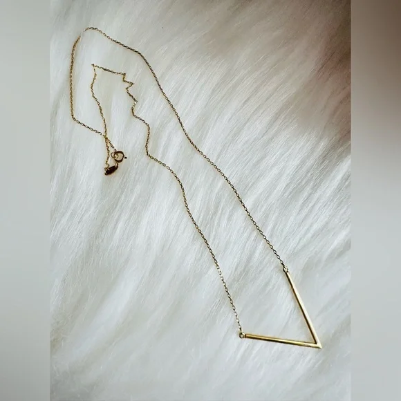 Dainty V Necklace  💛 Real 18 Karat Solid Gold Jewelry 💛 - Picture 4 of 8